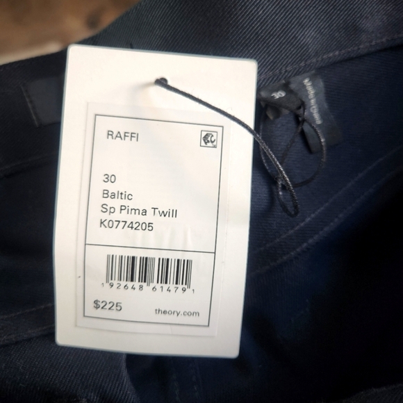 New Theory Slim-Fit Five-Pocket Pant in Stretch Cotton Twill - Picture 10 of 10